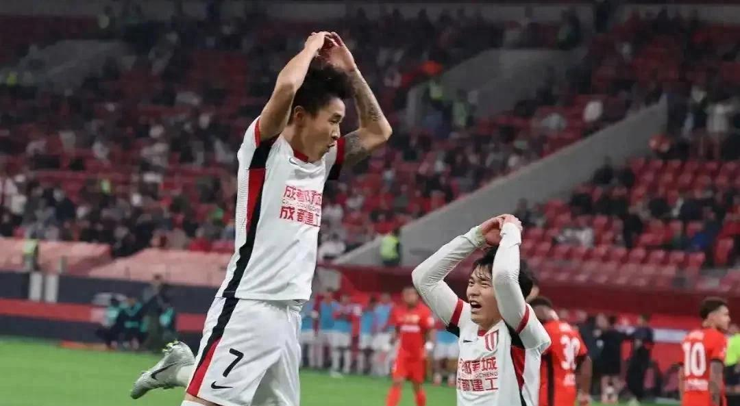 关于转会期突围战来临；武汉三镇围绕社区盾伤情更新；赛场秩序良好；控场能力受关注的信息一竞技游戏