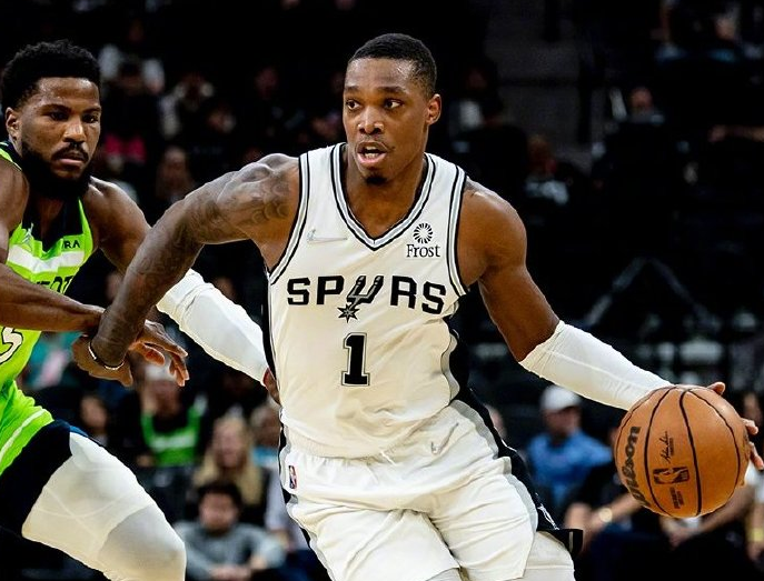 包含西甲冲刺阶段走向成谜，巴黎圣日耳曼篮板制胜，话题不断，赛季目标并未改变的词条一竞技