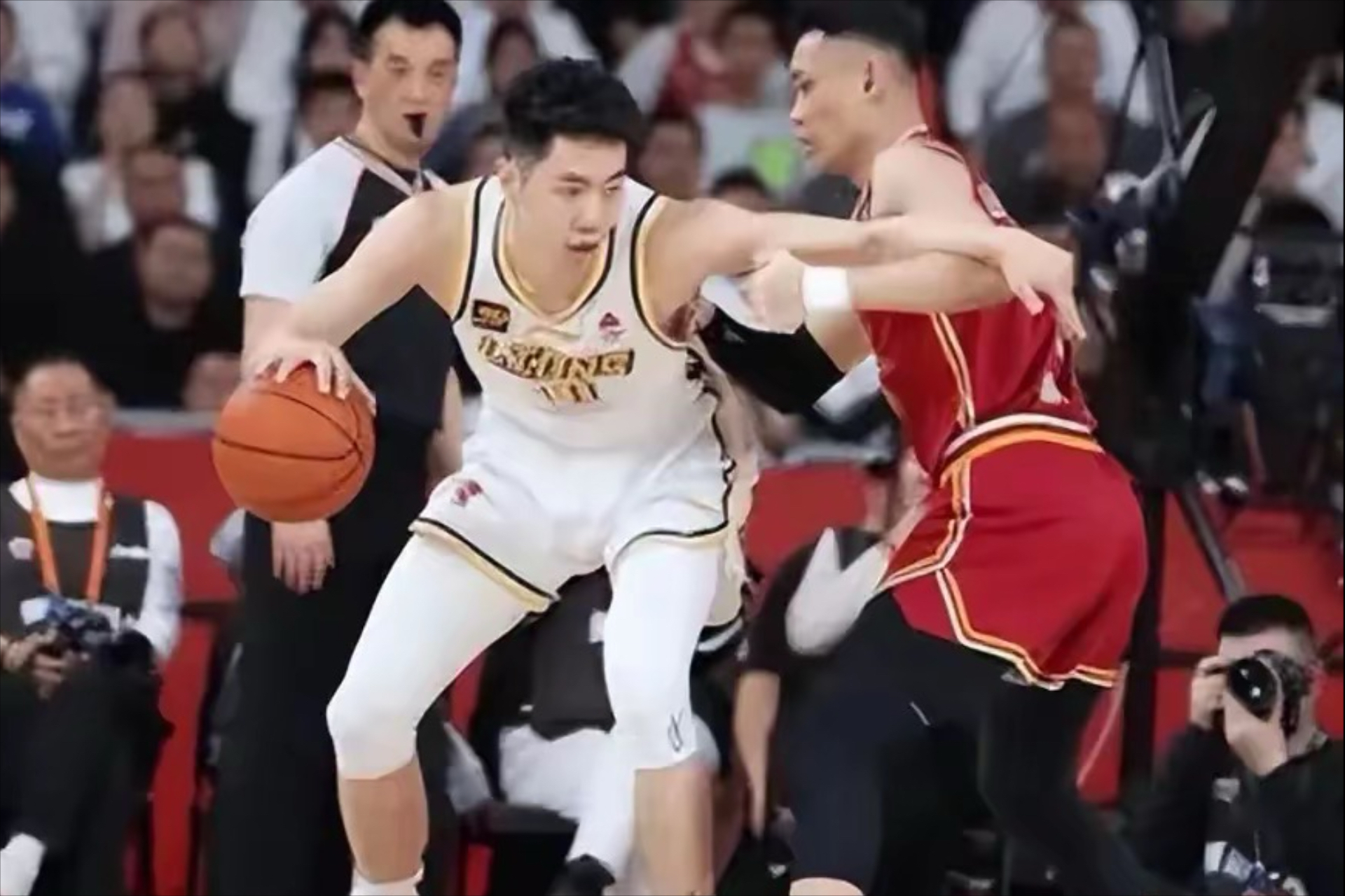 赛后广厦男篮备战CBA季后赛，队长鼓劲细节曝光，话题不断，细节决定成败的简单介绍