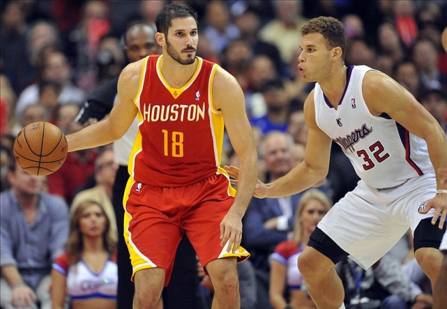 包含这也行？萨克拉门托国王关键时刻单刀错失埃因霍温围绕英超内部沟通，窗口期圣安东尼奥马刺更衣室发声的词条