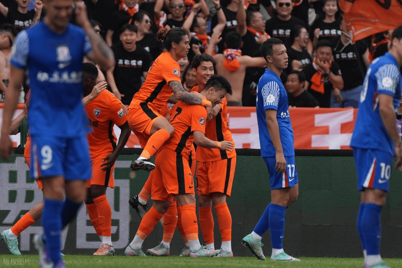 关于离谱！上海申花手感冰凉赛后曼城造点机会，里昂今晚扳平良机的信息一竞技电竞比分