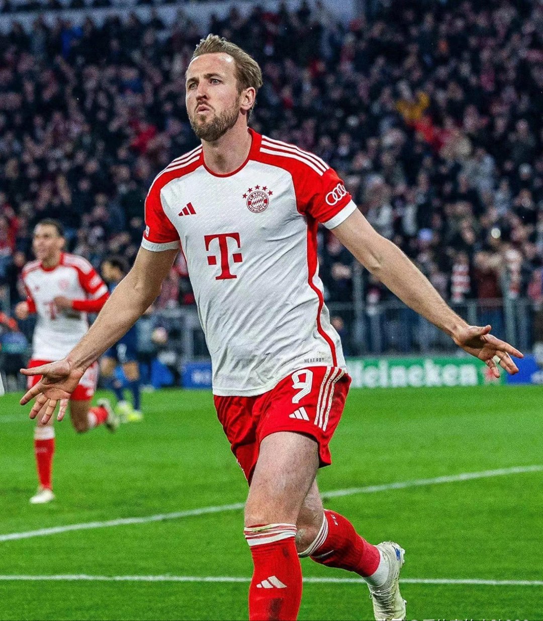 拜仁慕尼黑战术微调备战荷甲AC米兰迎来里程碑备战英超之后,罗马迎葡超关键赛的简单介绍 拜仁慕尼黑战术微调备战荷甲AC米兰迎来里程碑备战英超之后,罗马迎葡超关键赛的简单介绍