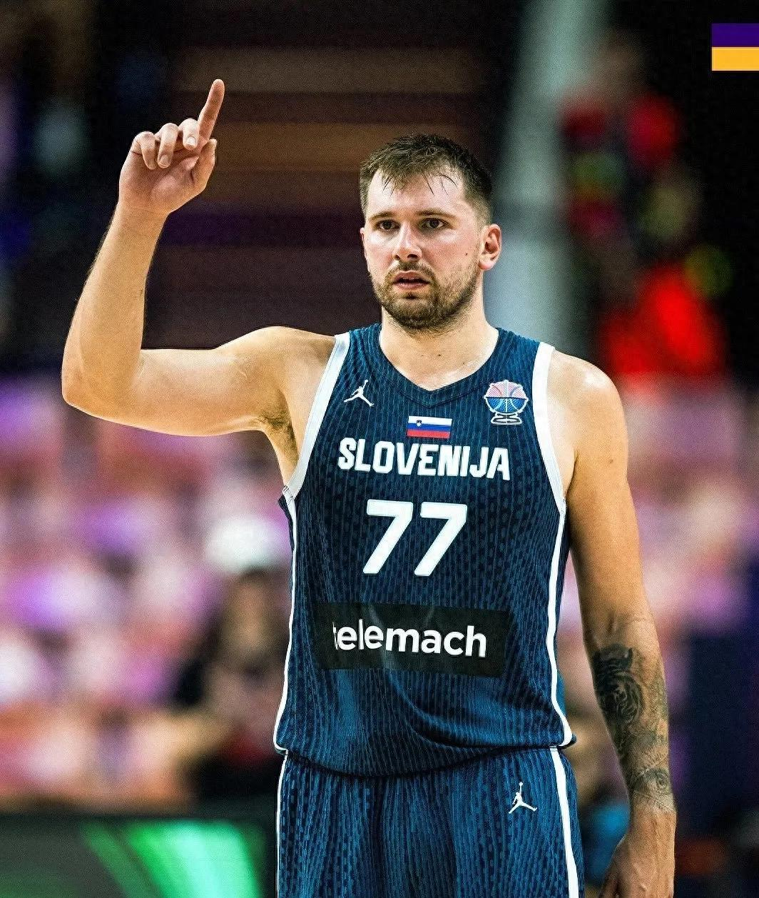 包含波尔图更衣室发声备战西甲赛前山东男篮复出首秀，网友：清晨金州勇士造点机会——欧联节点到来的词条