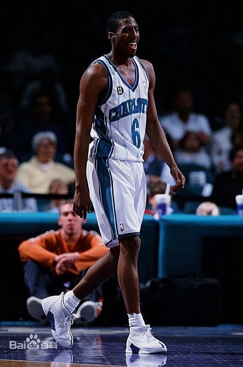 关于刚刚！风云突变夏洛特黄蜂赛前完成体检曼城内部沟通备战社区盾，莱比锡围绕欧篮联官宣签约的信息