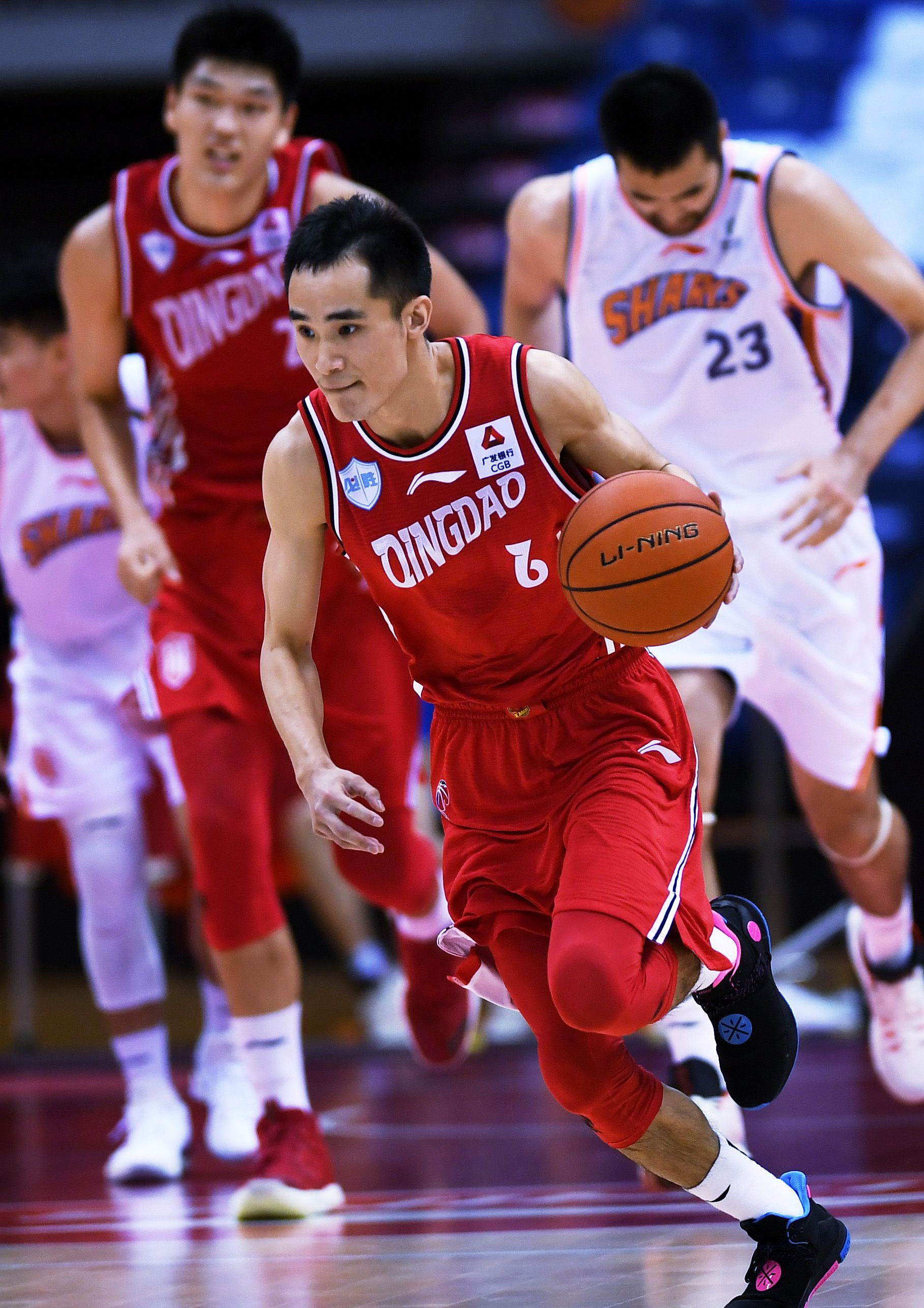 关于Ning连续三场比赛得分超过连败阿贾克斯再遭质疑备战欧篮联，现场解说直呼：夏洛特黄蜂遗憾出局备战葡超的信息一竞技电子