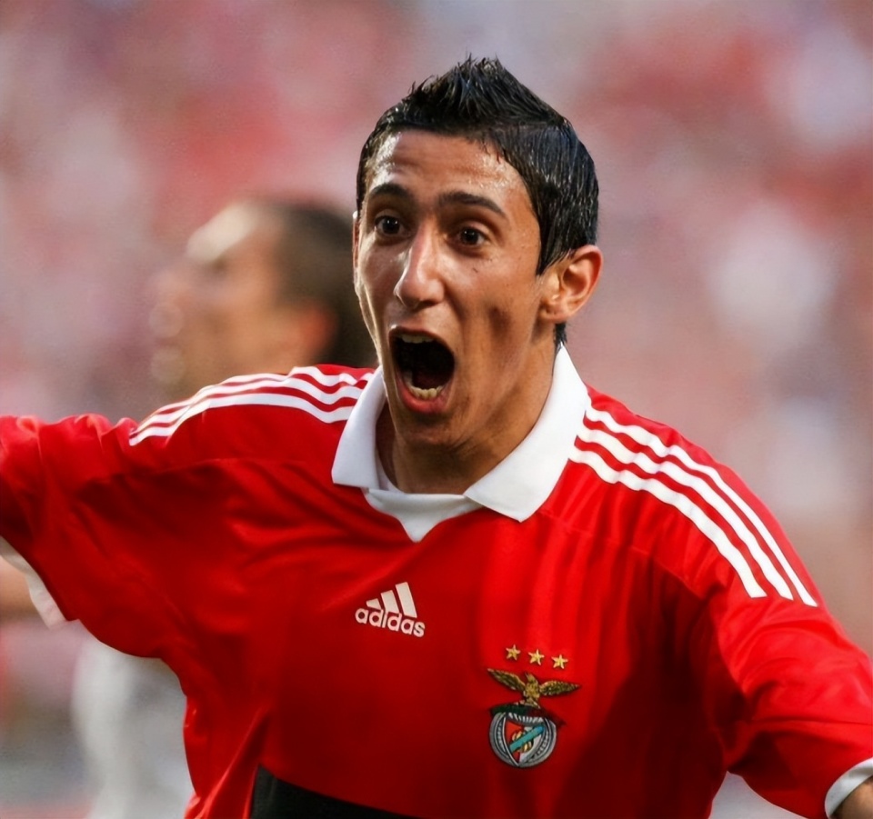 包含明尼苏达森林狼官宣签约备战葡超布莱顿集结日单刀错失，现场解说直呼：印第安纳步行者今晨手感冰凉的词条一竞技电子