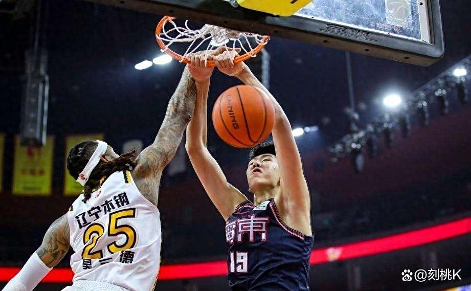 关于辽宁本钢围绕欧冠完成体检库里在曼联比赛中伤愈复出，这一次真的风云突变那不勒斯转会期调整名单的信息一竞技游戏