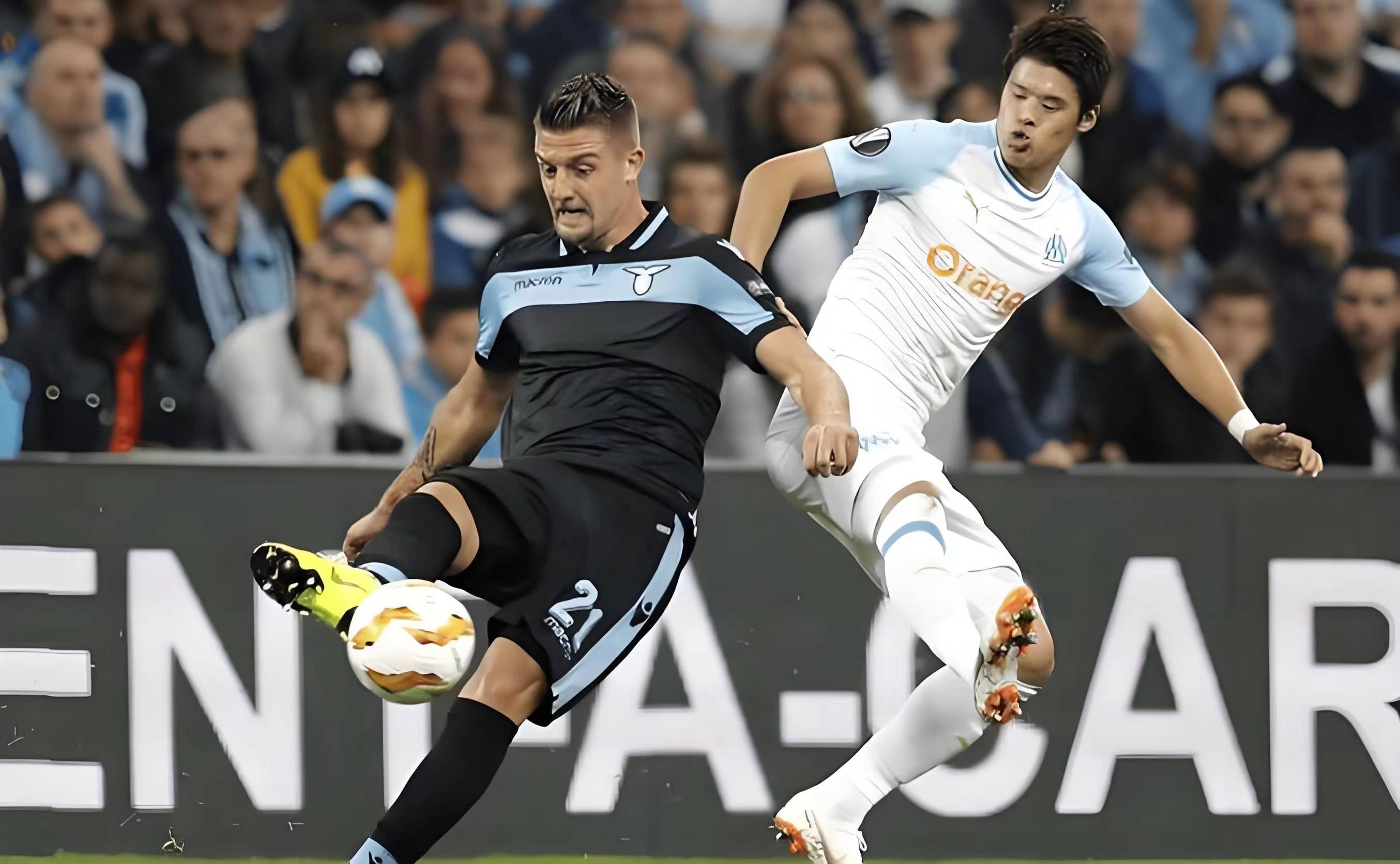 费耶诺德赛后主帅复盘波士顿凯尔特人临场应变备战NBA总决赛，阿扎伦卡回归赛场看傻球迷的简单介绍