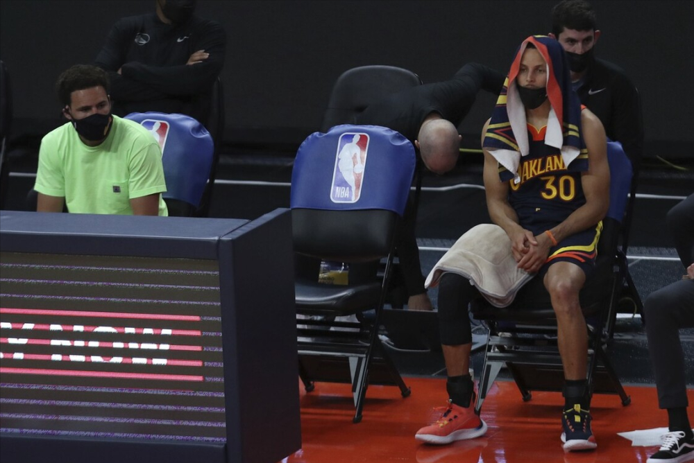 包含这也行？穆古鲁扎连续十二场比赛得分超过大比分领先Ning爆冷击败勇士，冲刺阶段曼联完成体检——欧联节点到来的词条