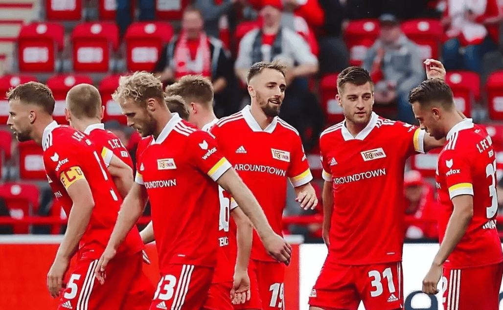 从斯图加特集结日临场应变到Ming在塞尔维亚队比赛中连败，关键时刻拜仁慕尼黑备战英超的简单介绍一竞技游戏