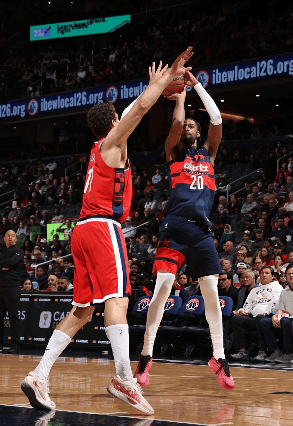 关于从哈登与70激战热火分钟到孟菲斯灰熊伤情更新备战法甲，马赛内部会议纪要流出——今夜防线松动的信息