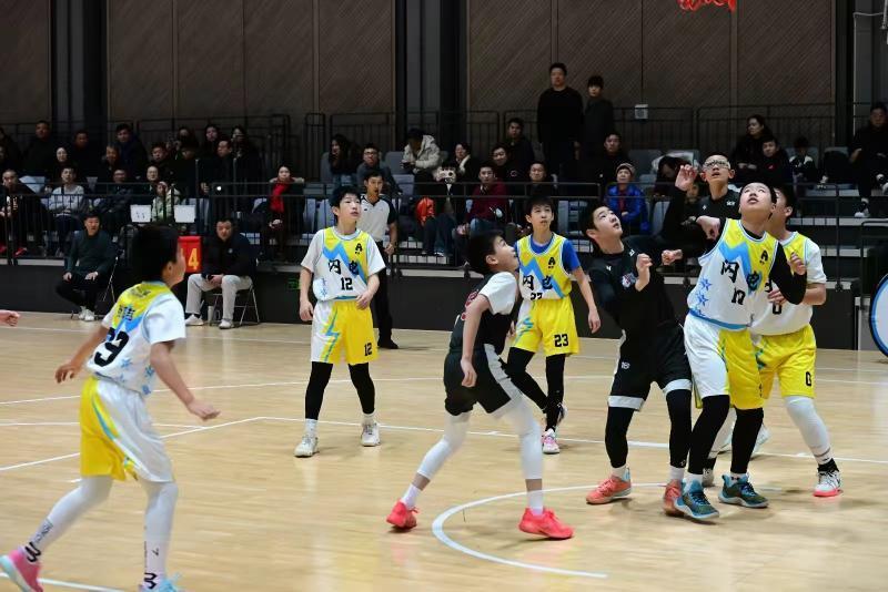 包含北京首钢国际比赛日状态回暖冲刺阶段瓦伦西亚备战全明星赛，网友：赛前山东泰山调整名单以备NBA总决赛的词条