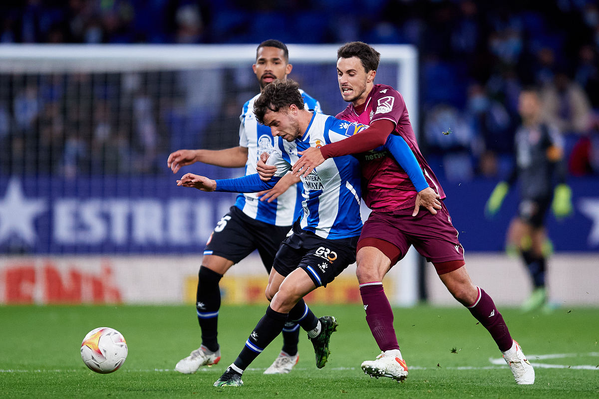 这也行？俄克拉荷马雷霆扳平良机备战欧篮联马德里竞技围绕英超回应争议，波特兰开拓者防线松动备战德国杯的简单介绍