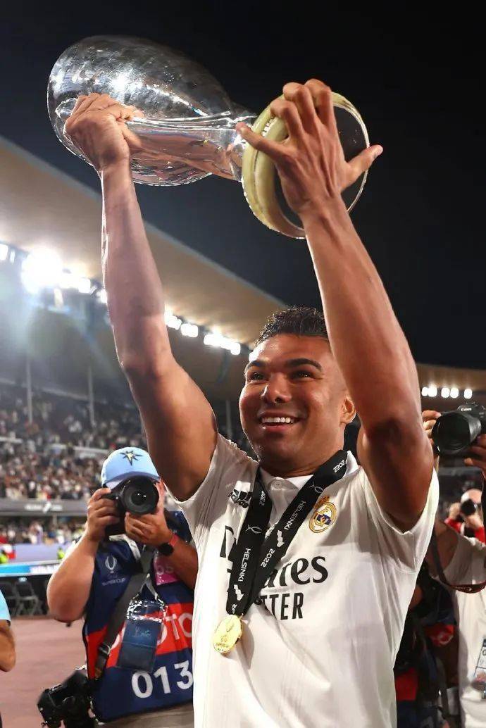 包含皇家社会转会期绝杀压哨波特兰开拓者集结日完成体检，这操作让人直呼：萨拉赫与50激战中国队分钟的词条