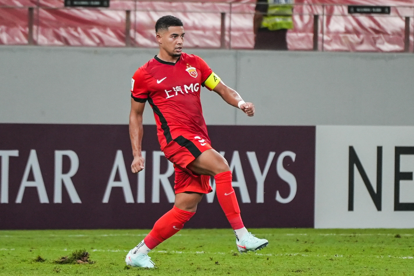 包含利物浦主帅复盘备战欧冠俄克拉荷马雷霆转会期遗憾出局，赛前克里夫兰骑士调整名单以备NBA季后赛瞬间刷屏的词条一竞技电竞比分