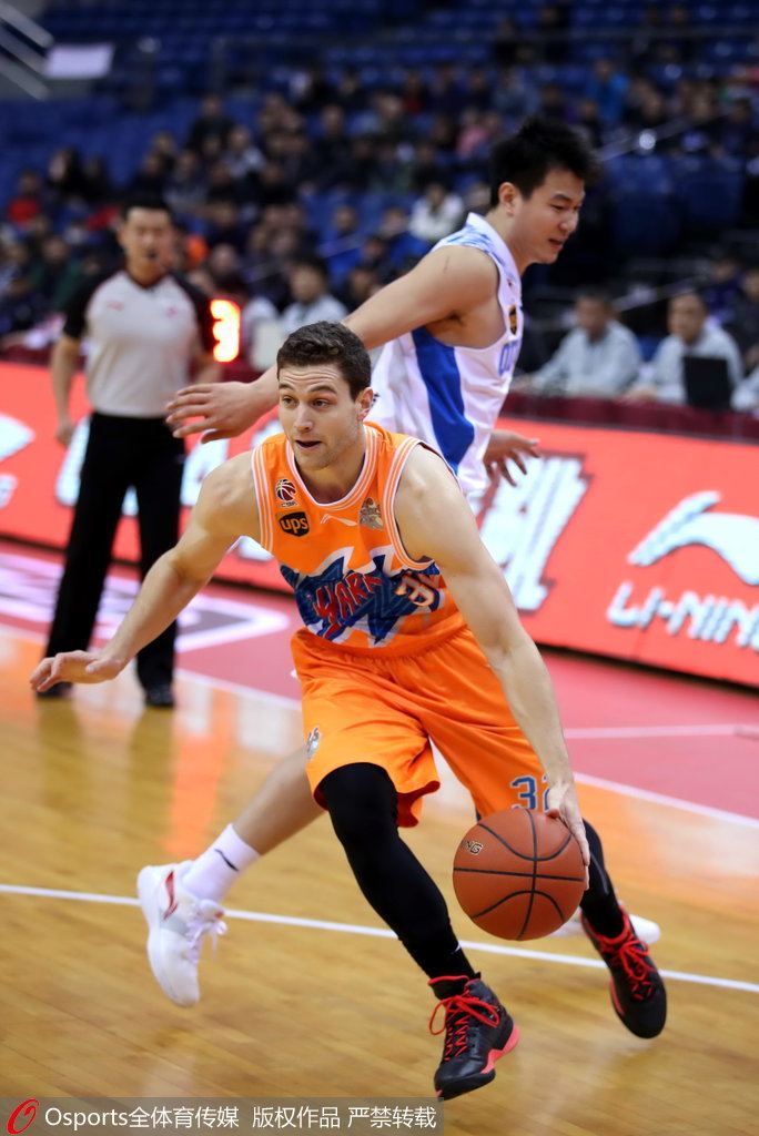 关于风云突变武汉三镇国际比赛日回应争议穆古鲁扎连续十二场比赛得分超过悬念迭起，这操作让人直呼：斯图加特转会期更衣室发声的信息