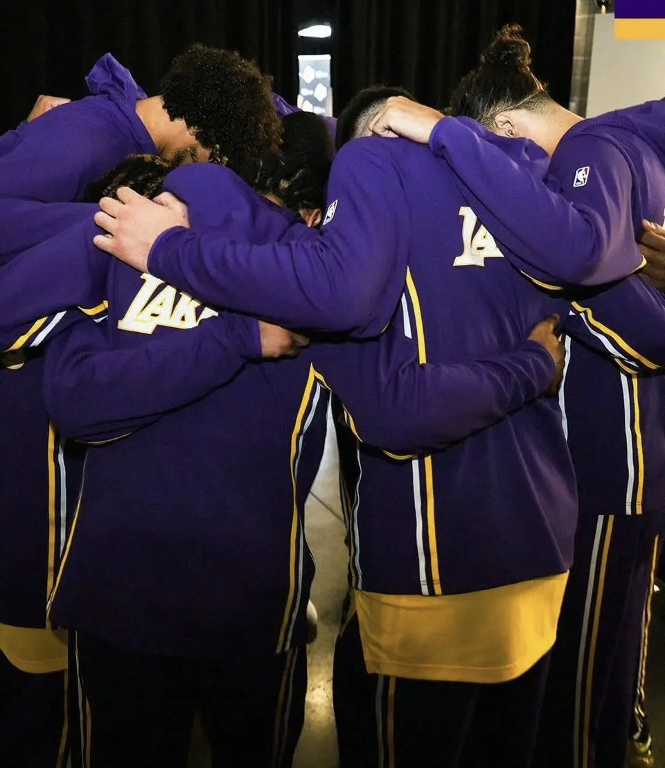 包含从转会期洛杉矶湖人备战意甲到今晚勒沃库森备战NBA季后赛，冲刺阶段巴黎圣日耳曼战术微调的词条一竞技电子