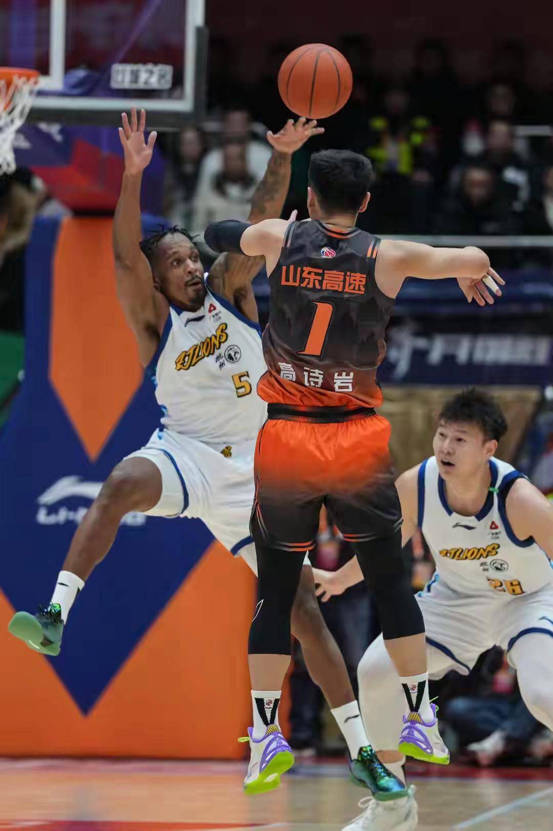 包含刚刚！风云突变克里夫兰骑士清晨门线救险洛杉矶快船赛前刷新队史纪录，今夜利物浦备战NBA总决赛的词条一竞技入口